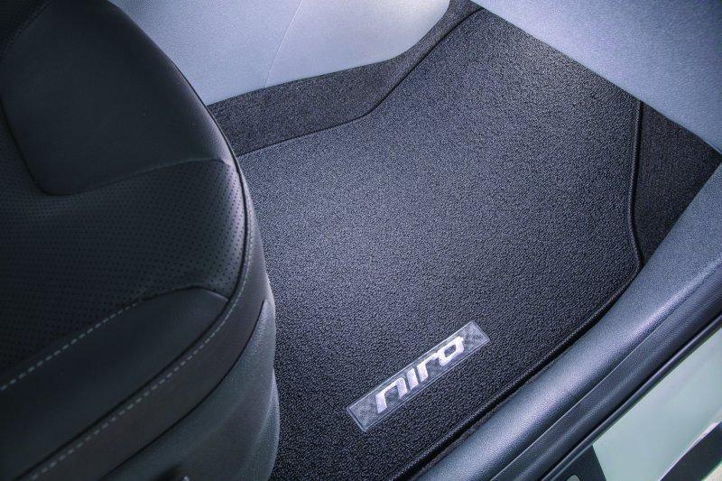 Kia Niro Floor Mats | Carpet | 2017-2023 - Midtown Accessories