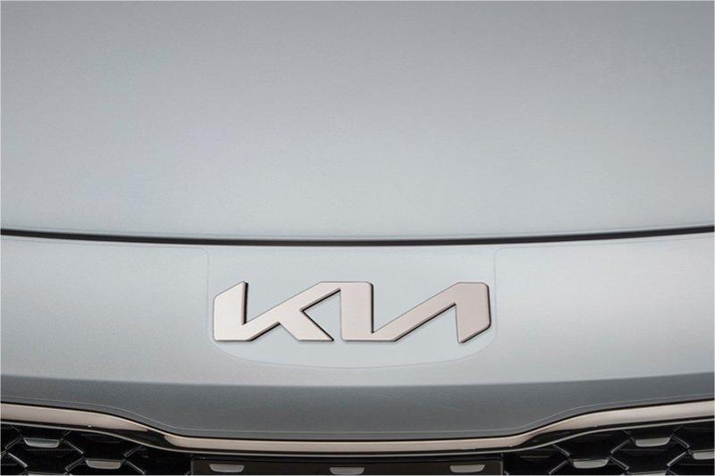 Kia Stinger Hood Protector Clear Applique