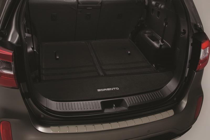 2014-2015 Kia Sorento Cargo Mat with Seat Back Protection